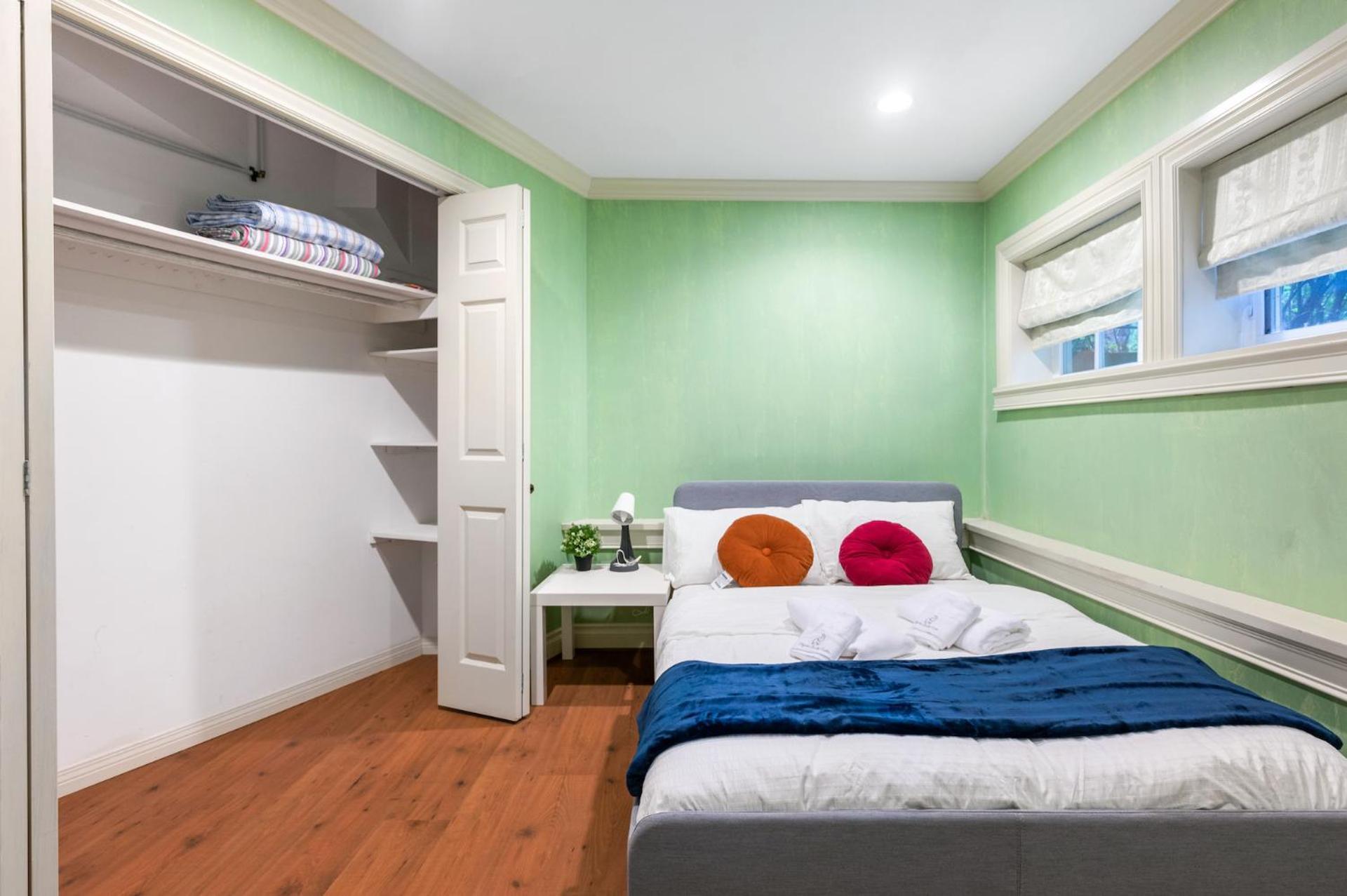 Charming Retreat On Cypress Street, Your Home Away From Home Ванкувър Екстериор снимка