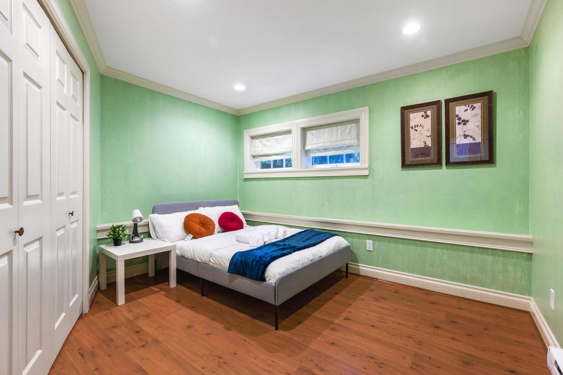 Charming Retreat On Cypress Street, Your Home Away From Home Ванкувър Екстериор снимка