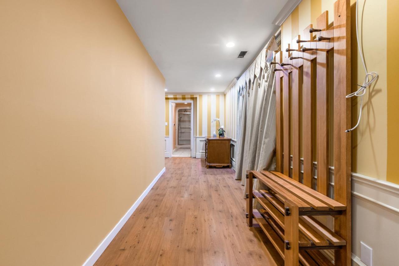 Charming Retreat On Cypress Street, Your Home Away From Home Ванкувър Екстериор снимка